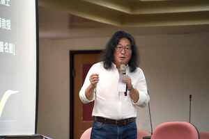 何萬順教授表示教研並重並非不可兼得，應與學生「教學相長」來提高研究量能。（照片來源：教務處）(另開新視窗/jpg檔)圖片